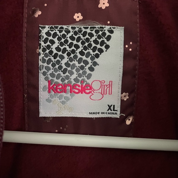 BNWT Girls Hooded Winter Coat With Hat Size XL - Picture 3 of 6